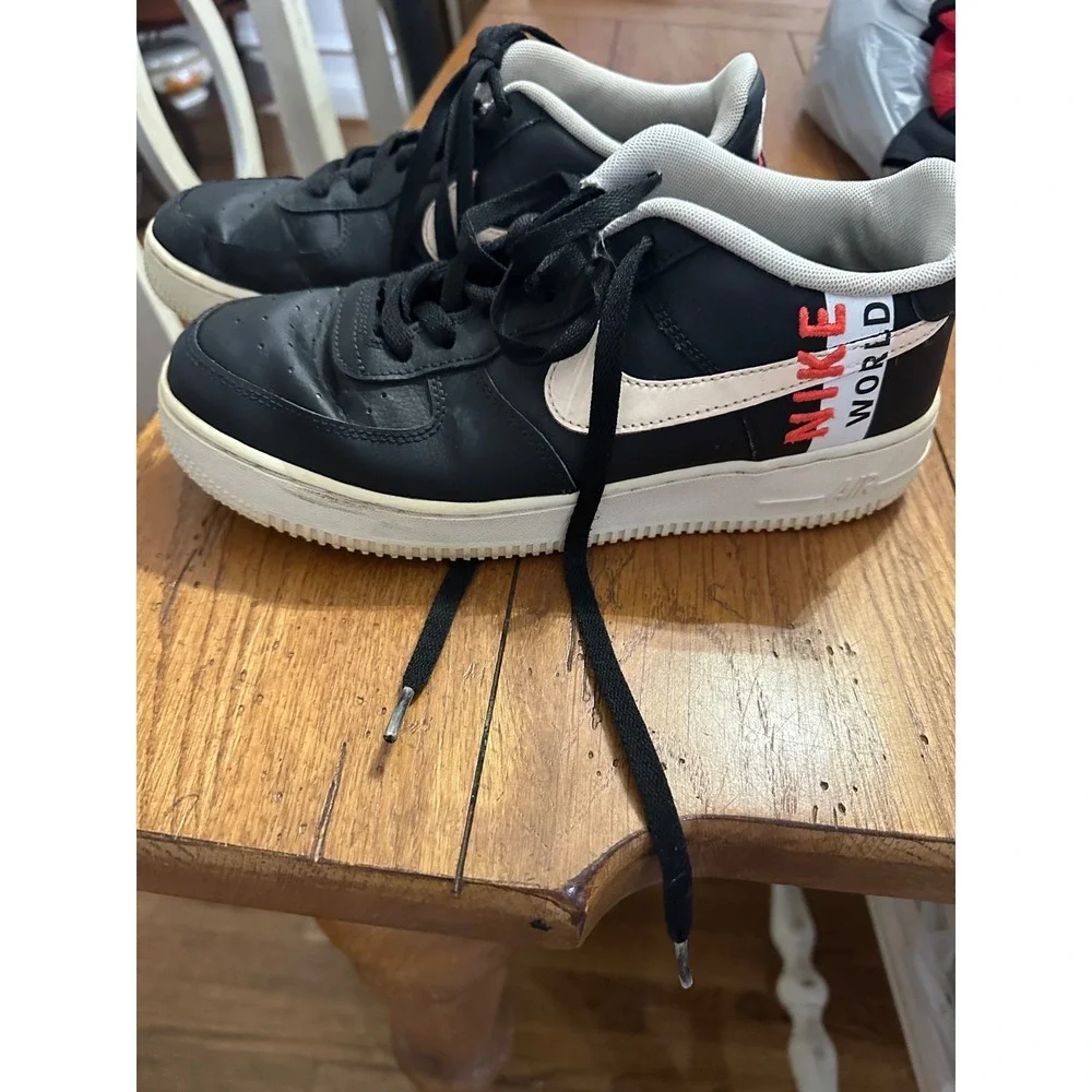 Size 7 (GS) - Nike Air Force 1 LV8 1 Low Worldwide Pack - Black‎ Crimson